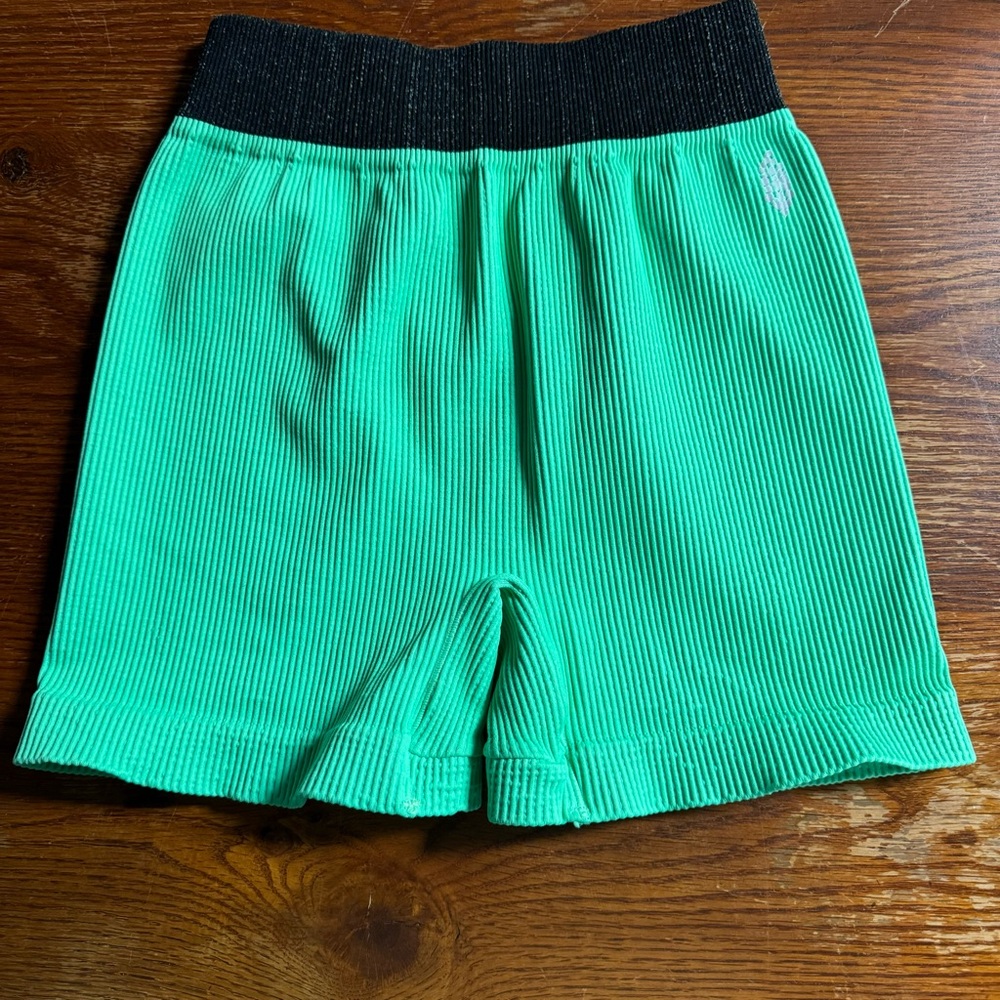 Free People fresh cut ribbed‎ size M/L pull on stretchy activewear shorts NWT